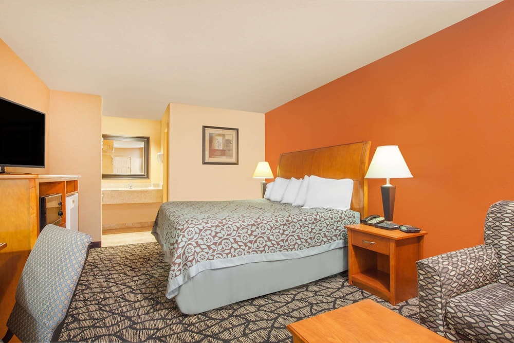 Days Inn by Wyndham Centerville 7/20