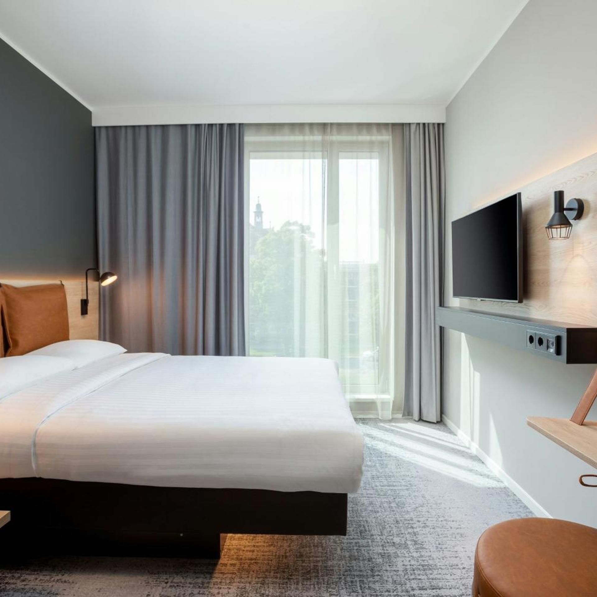 Moxy, Queen Bed، Moxy Plymouth 2/10