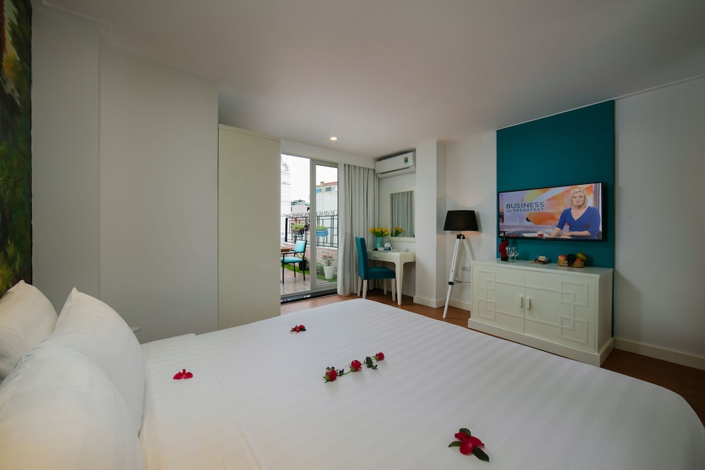 SUITE, CITY VIEW, TERRACE