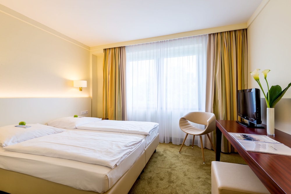 STANDARD, DOUBLE OR TWIN BED