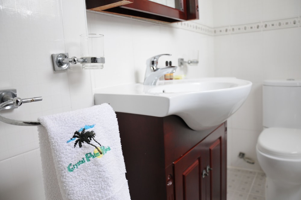Crystal Palm Hotel 48/49