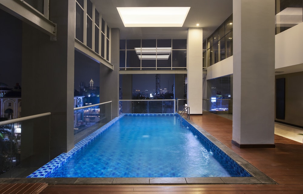 Nemuru Grand Bellevue Radio Dalam 24/39