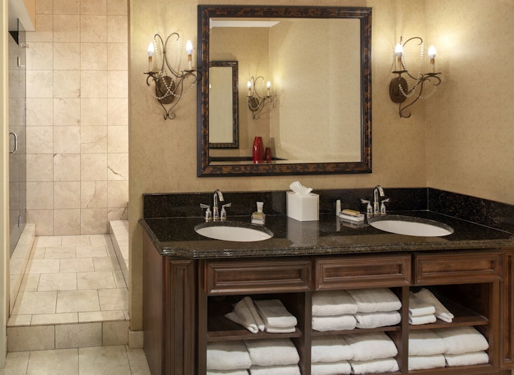 Hilton Fort Worth 42/44