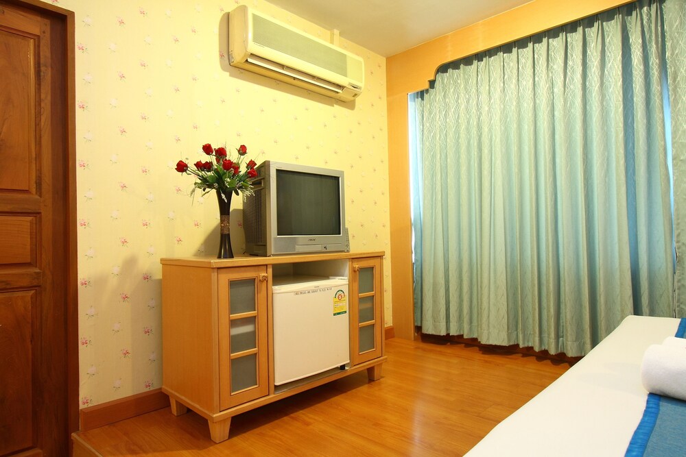 Silom Avenue Inn Bangkok 28/35