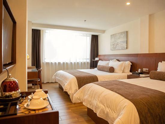 S One Hotel 14/36