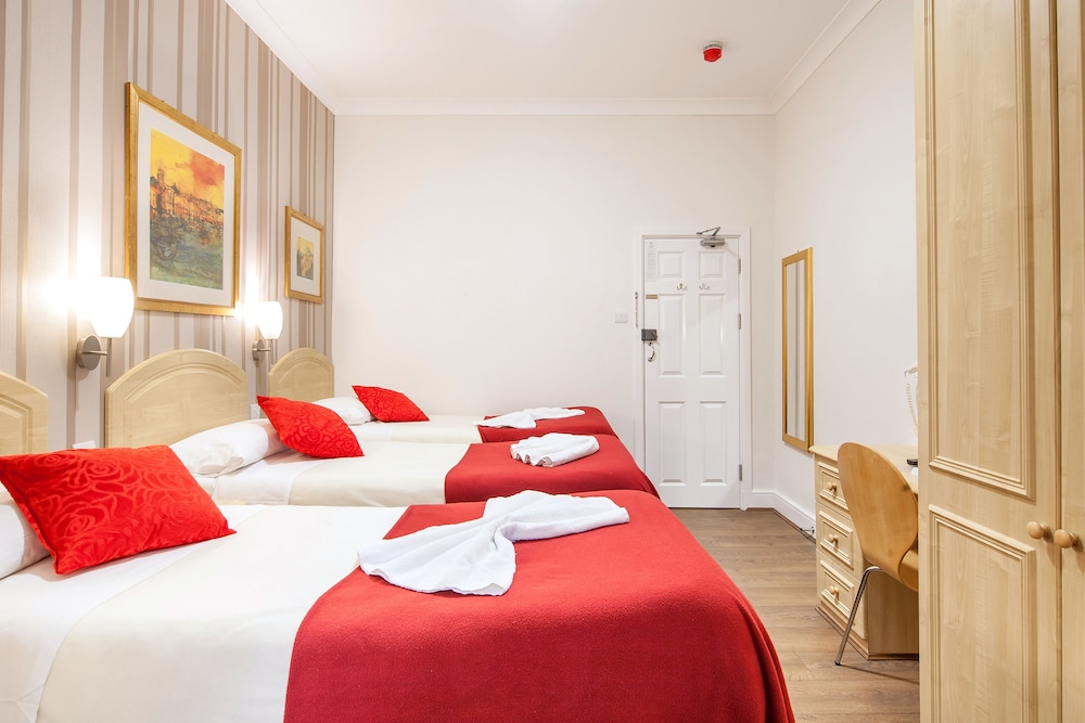 The Fairway Hotel 22/28