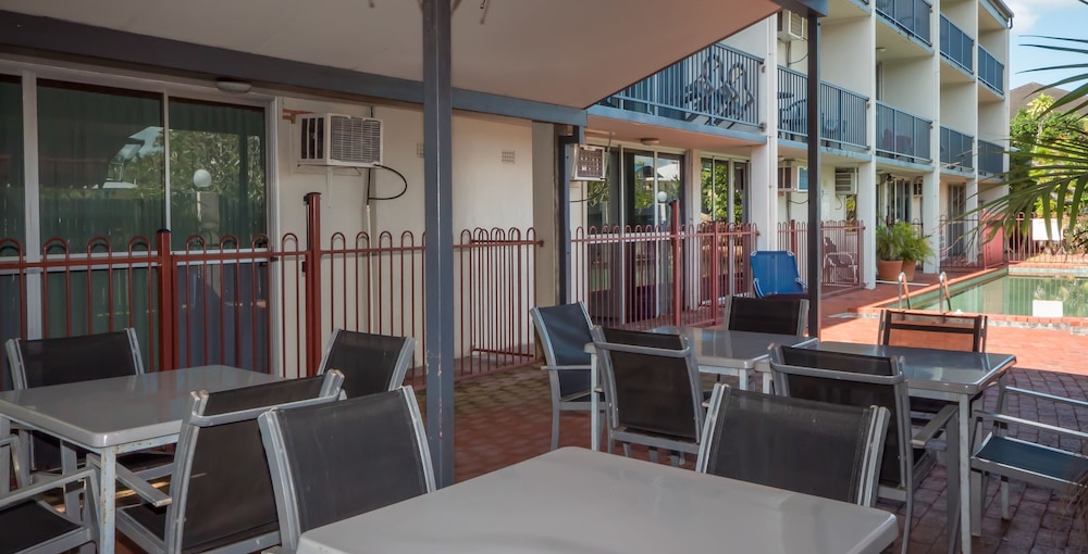 CAIRNS HOLIDAY LODGE 11/16