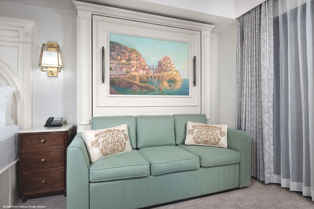Disneys Riviera Resort 18/35
