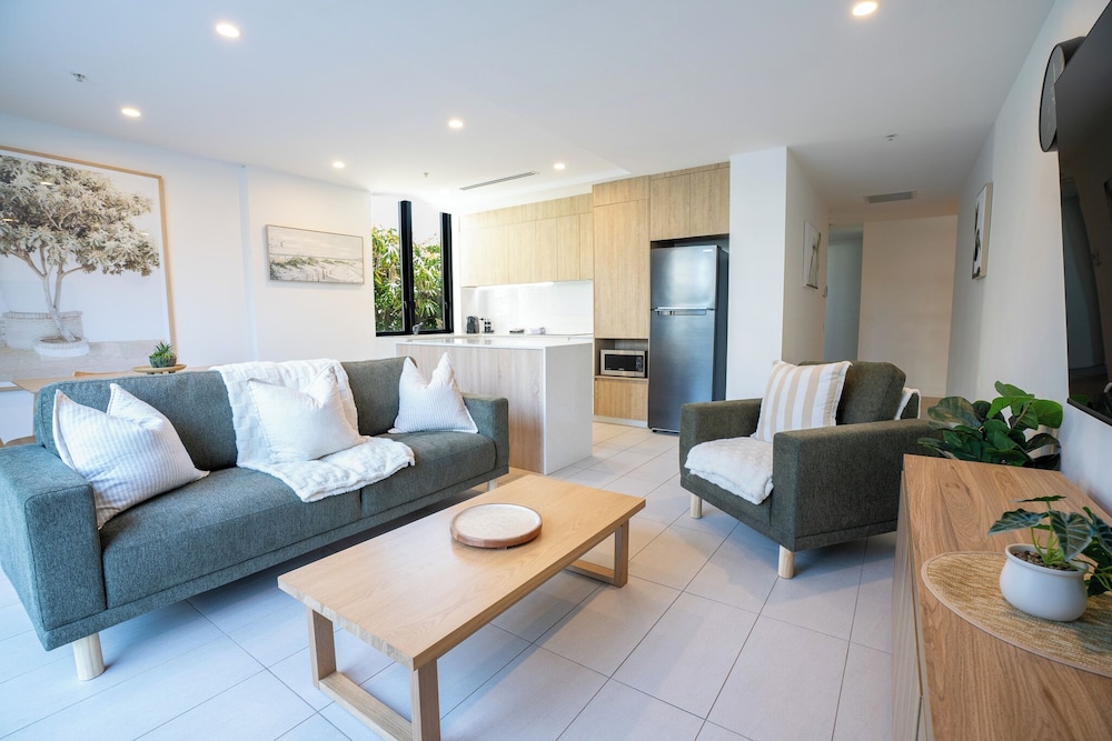 Iconic Kirra Beach Resort 56/72