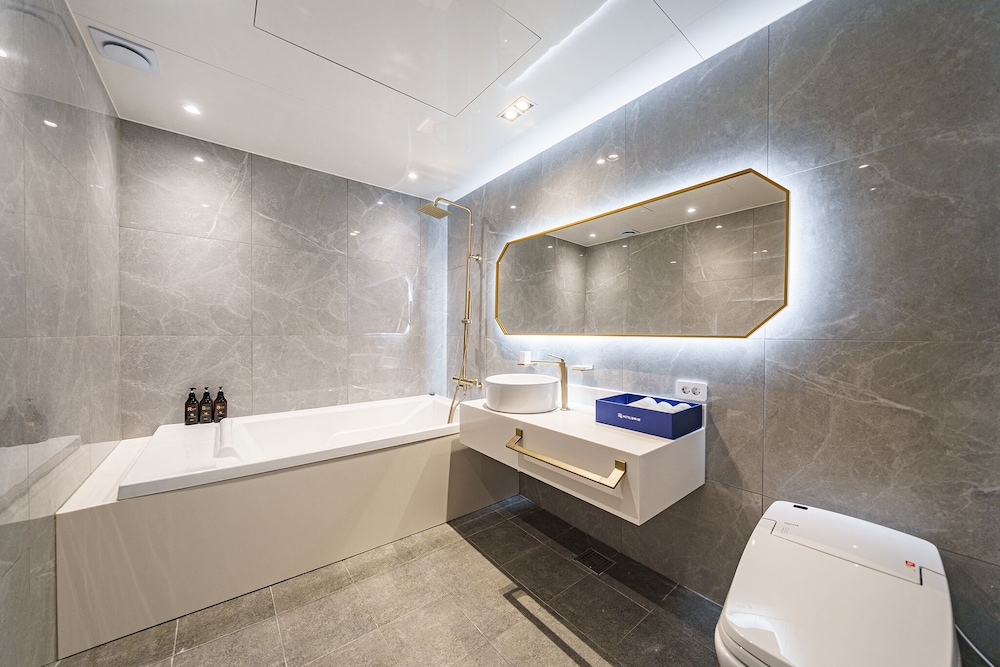 Hotel Millennium 43/43