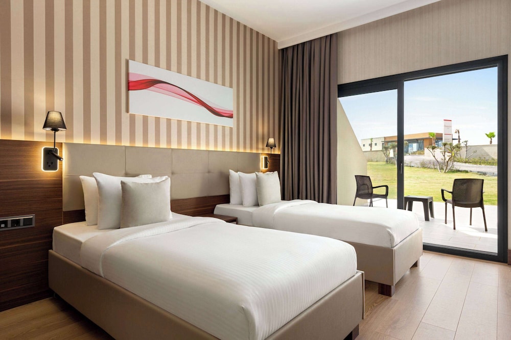 Ramada by Wyndham Cesme 34/67