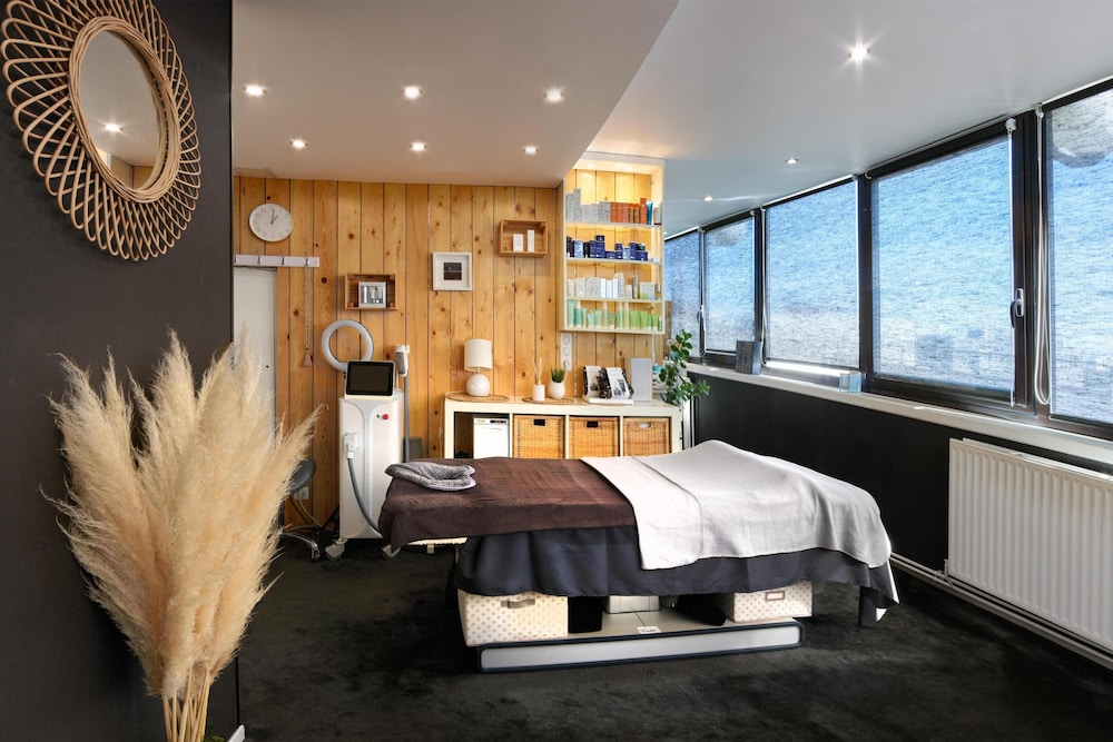 KYRIAD PRESTIGE CLERMONT FERRAND 27/76