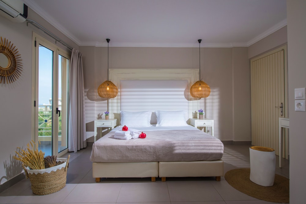 Mini, Deluxe, Suite, King Bed, Sea View, Adult Only