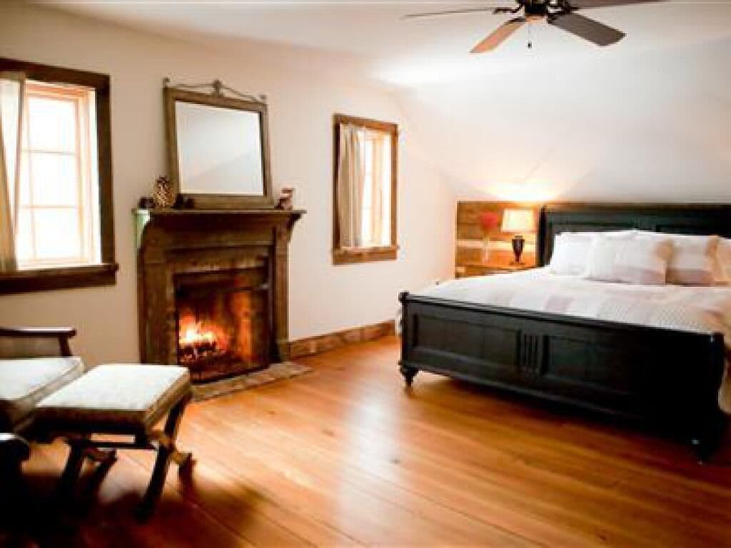 Log, Home, King Bed, Private Bathroom