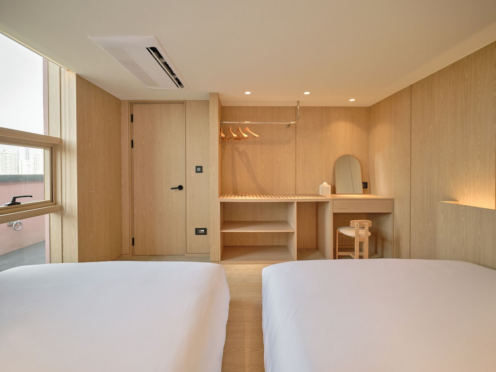 UH Suite The Coex 23/50