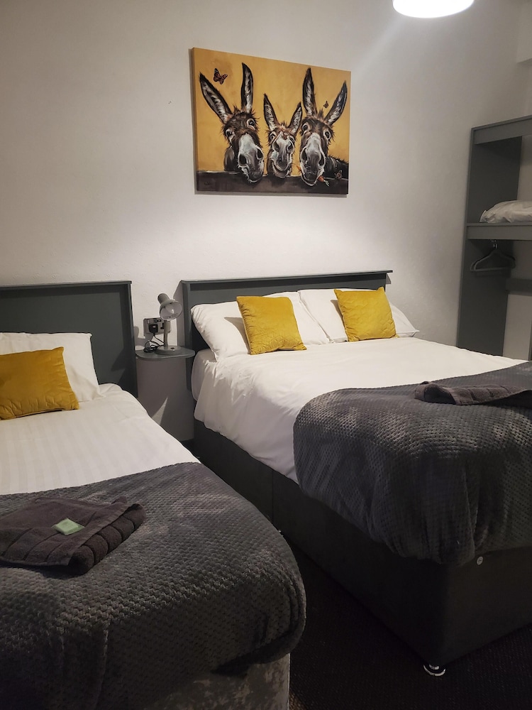 ROOM, TRIPLE
