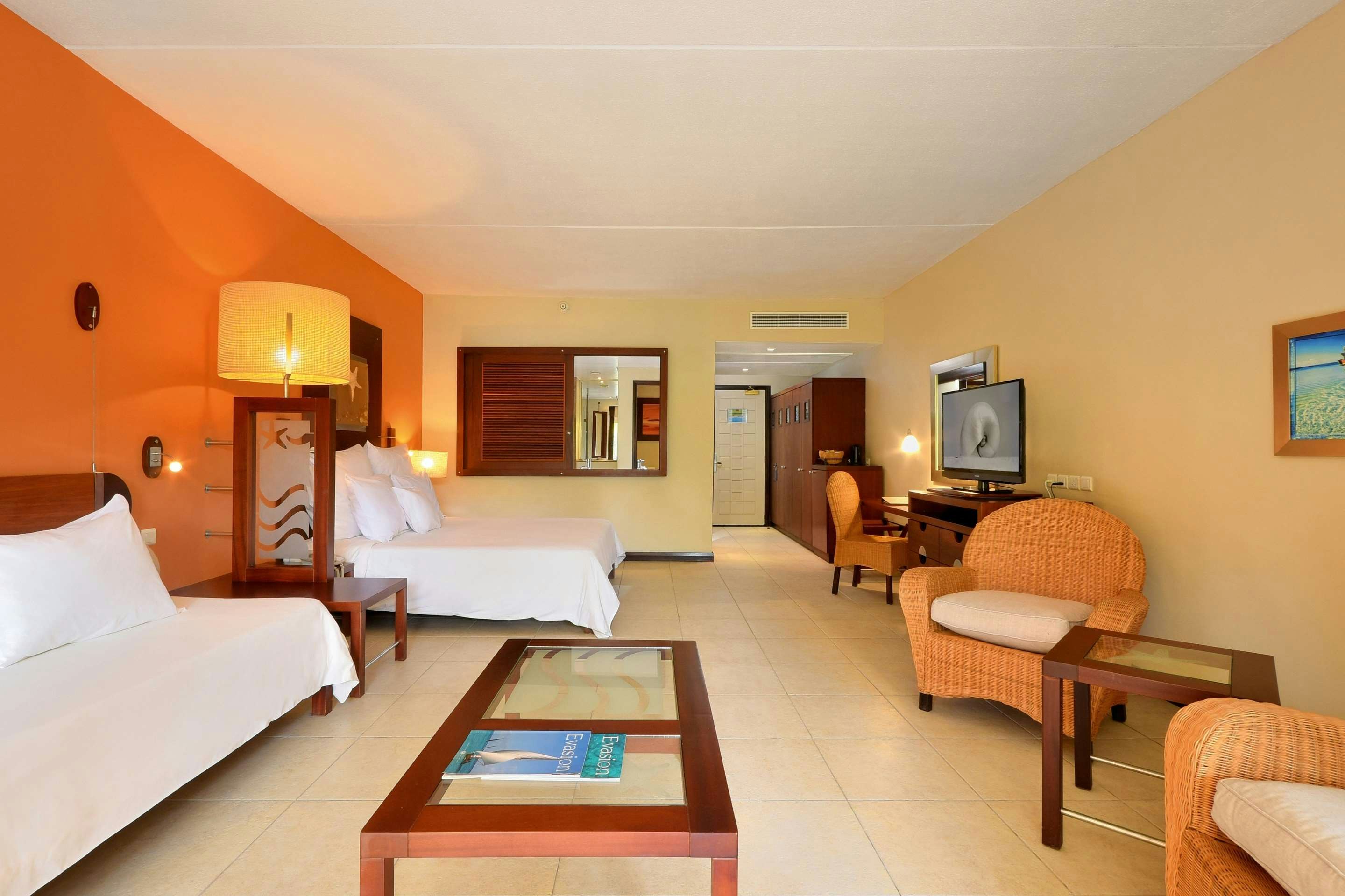 Victoria Beachcomber Resort and Spa 10/54