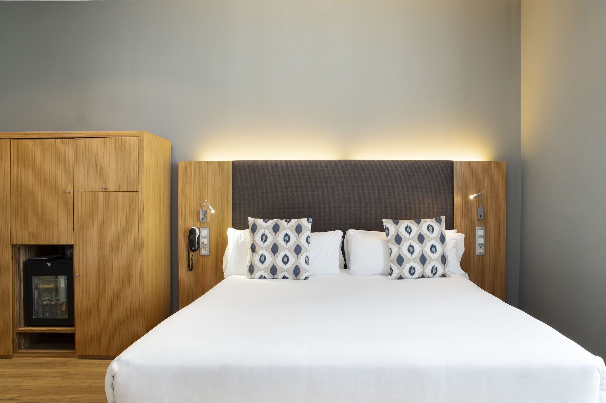 ROOM, QUADRUPLE