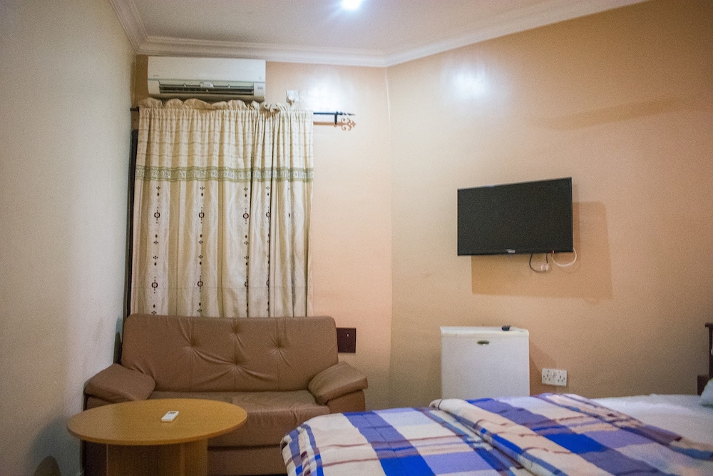 Isno Hotels Lagos 18/35