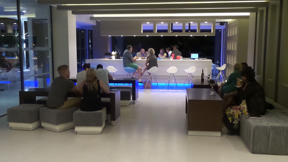 Cosmopolitan 9/35