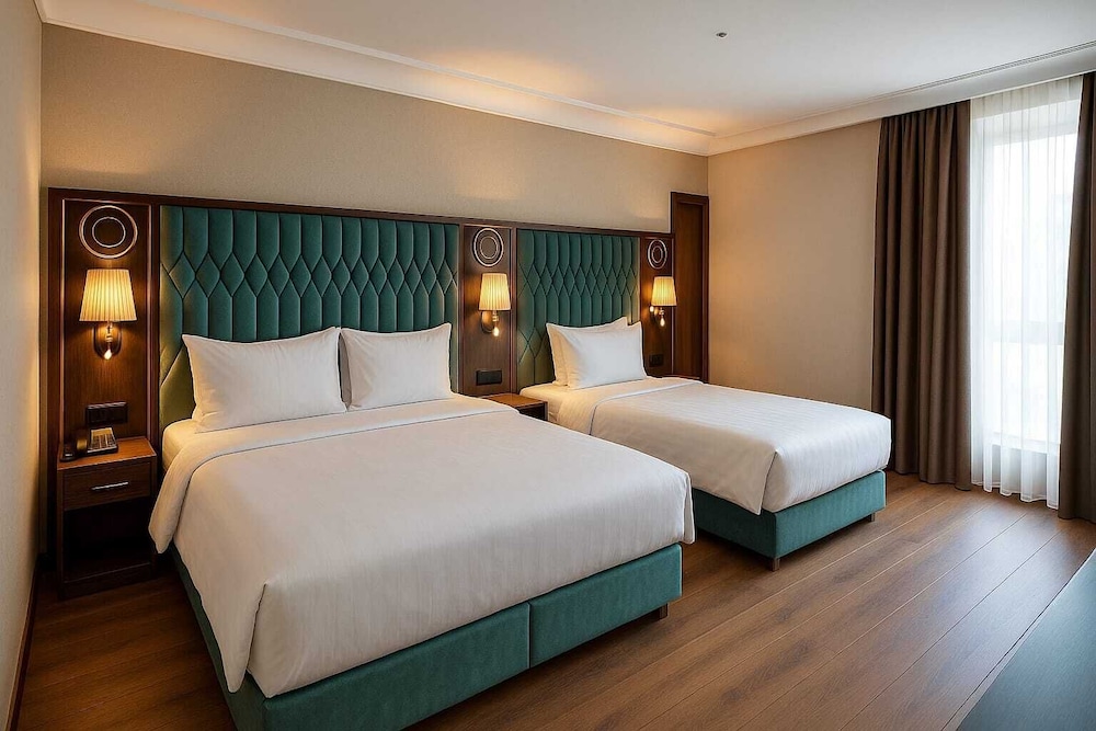 Family, Triple, Twin Beds, Shelton Airport Otel 3/5
