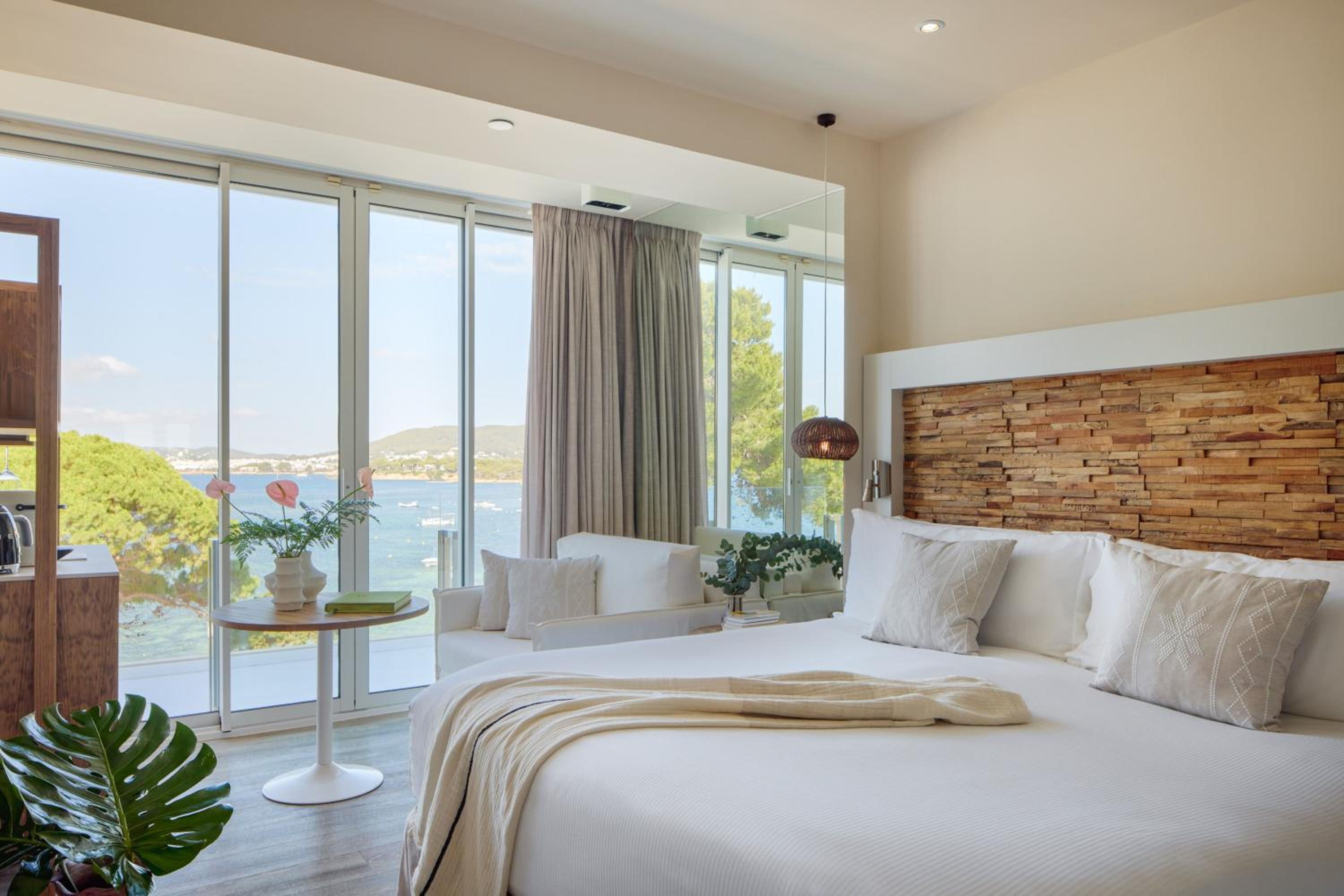 Me, Superior, Twin Beds, Sea View, Terrace