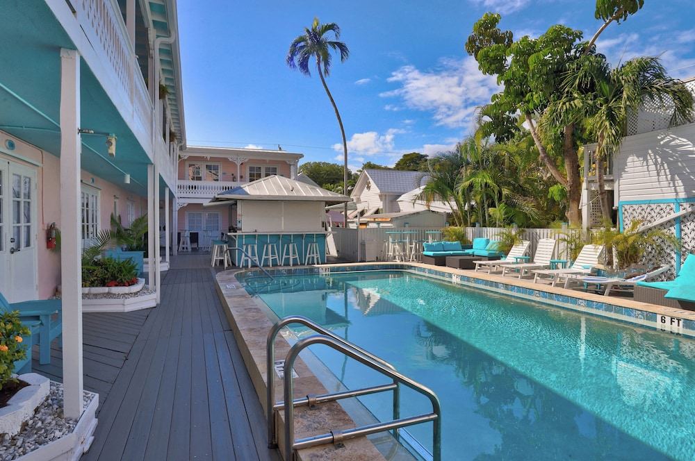 The Palms Hotel 67/73