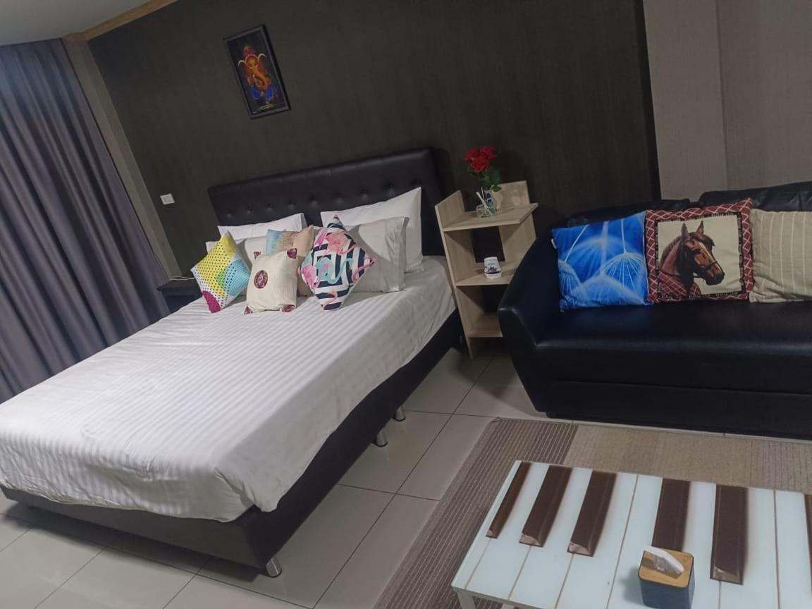 Apsara INN Pattaya, Thailand 26/57