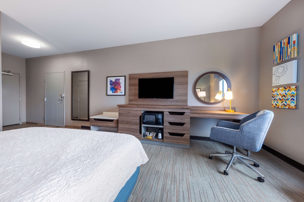 Hampton Inn St Robert Ft Leonard Wood 18/50