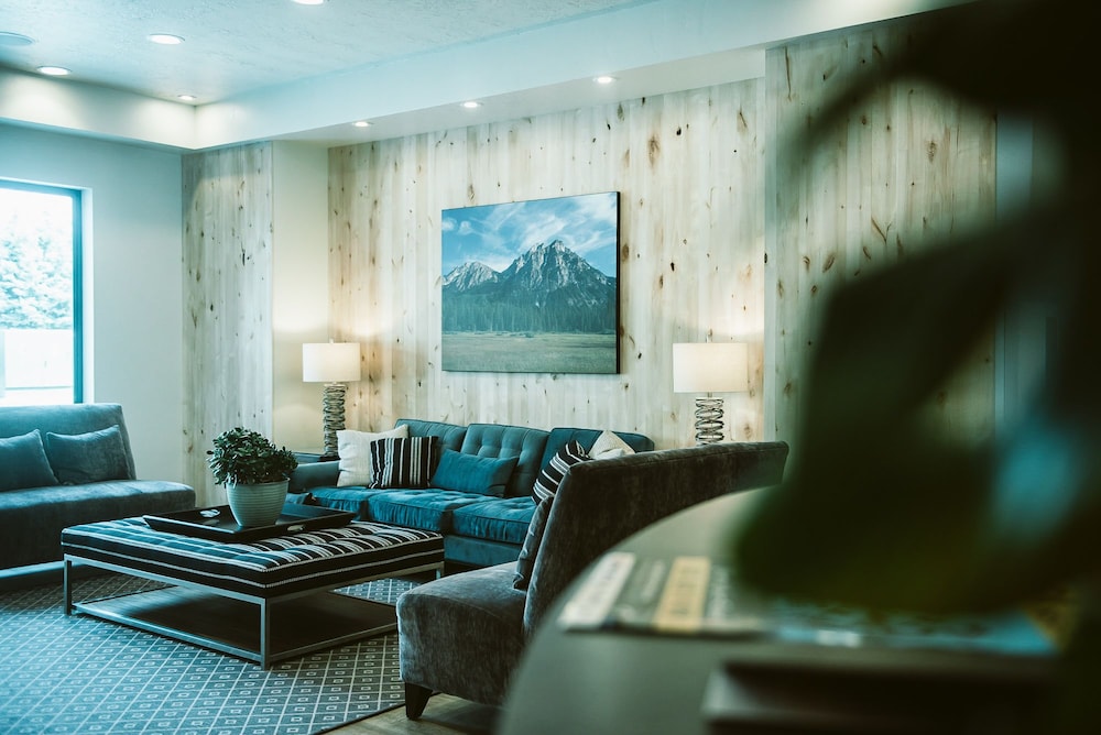 Silver Creek Hotel 30/50