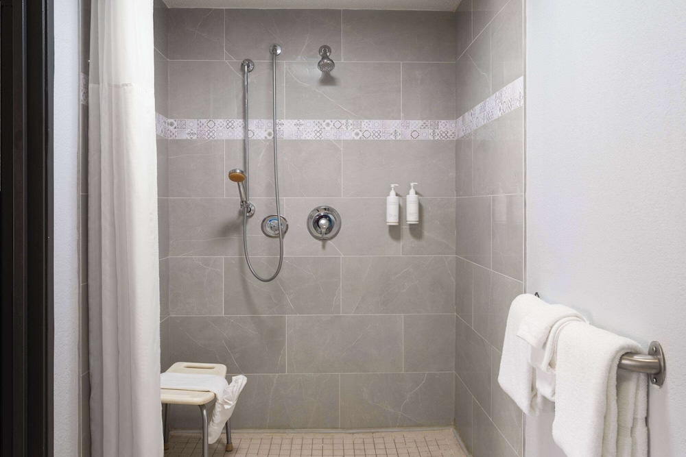 Days Inn by Wyndham Columbus/Worthington 41/43