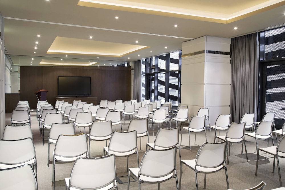 Pearl Rotana Capital Centre 20/20
