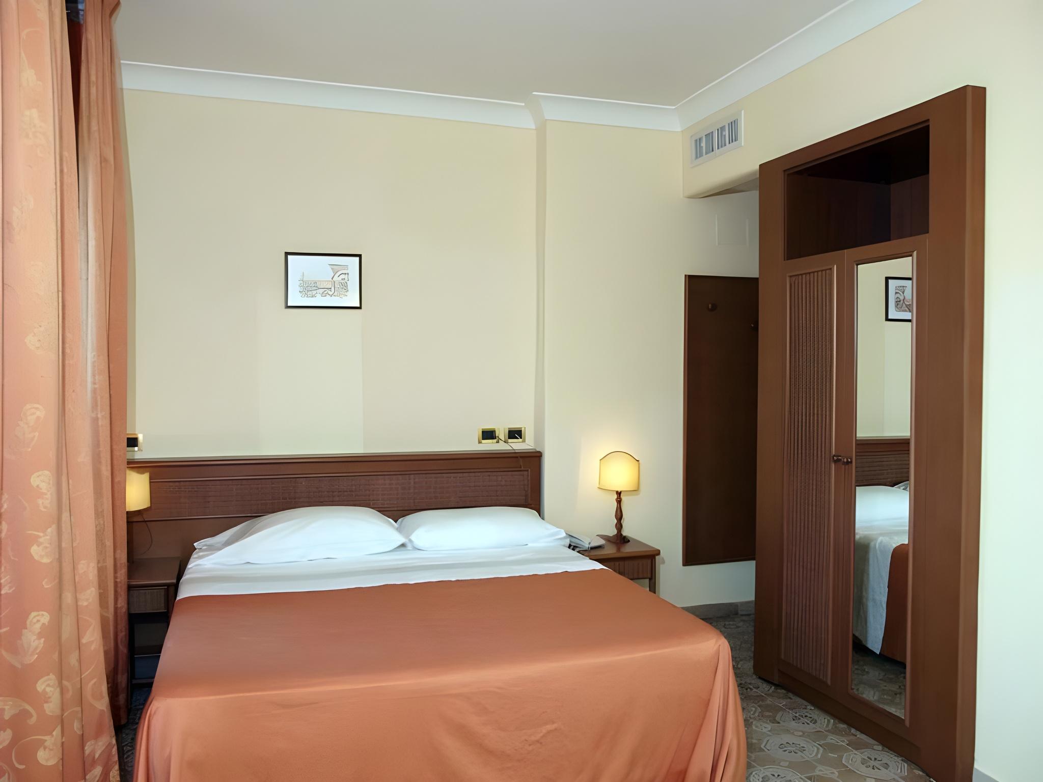 Room, Double or Twin Bed, No View, Balcony