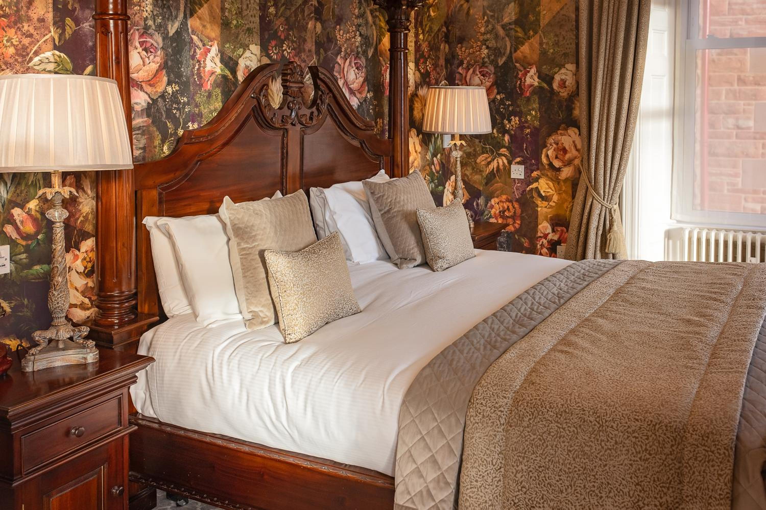 Glenesk Hotel 14/50