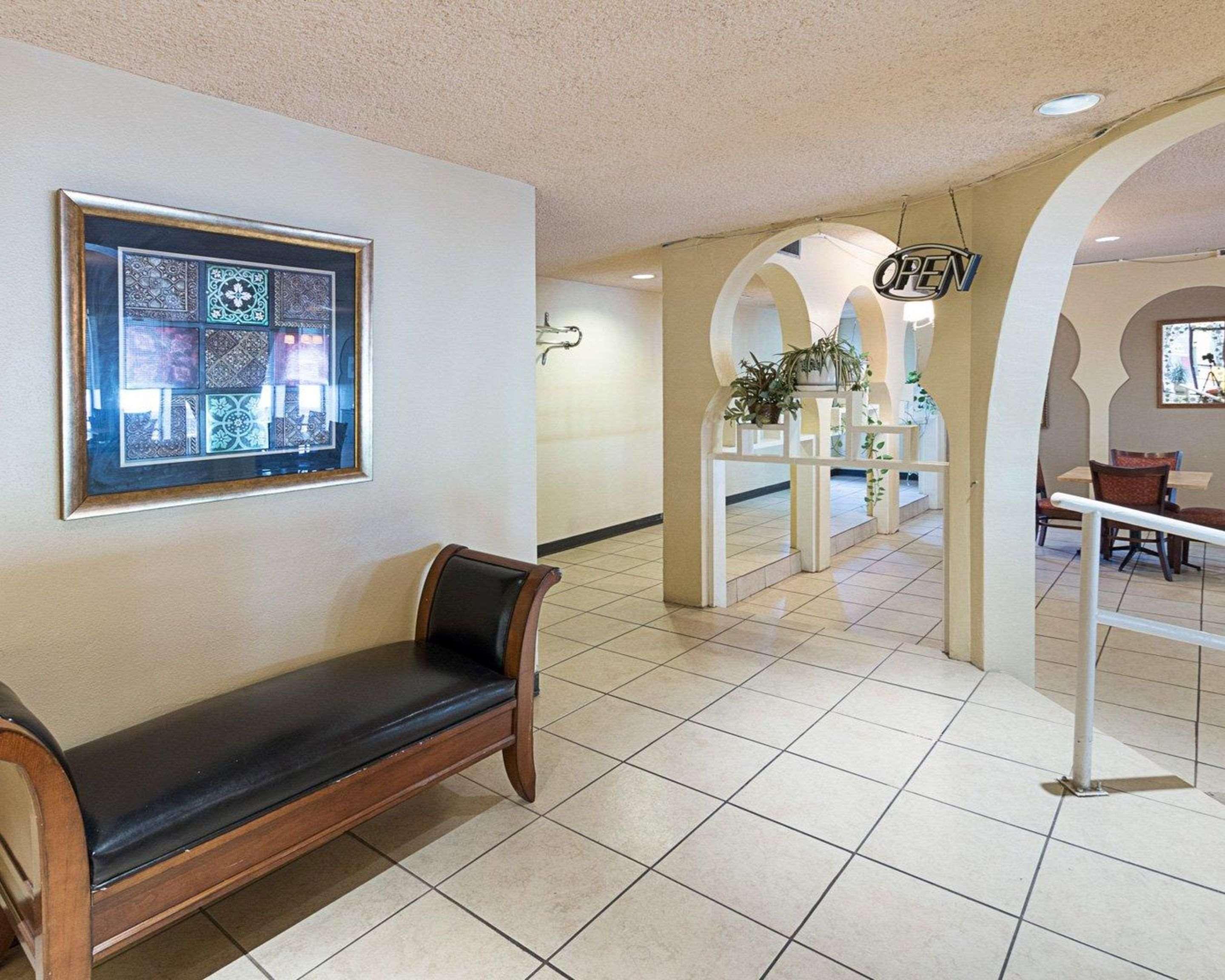 Econo Lodge San Angelo 12/19
