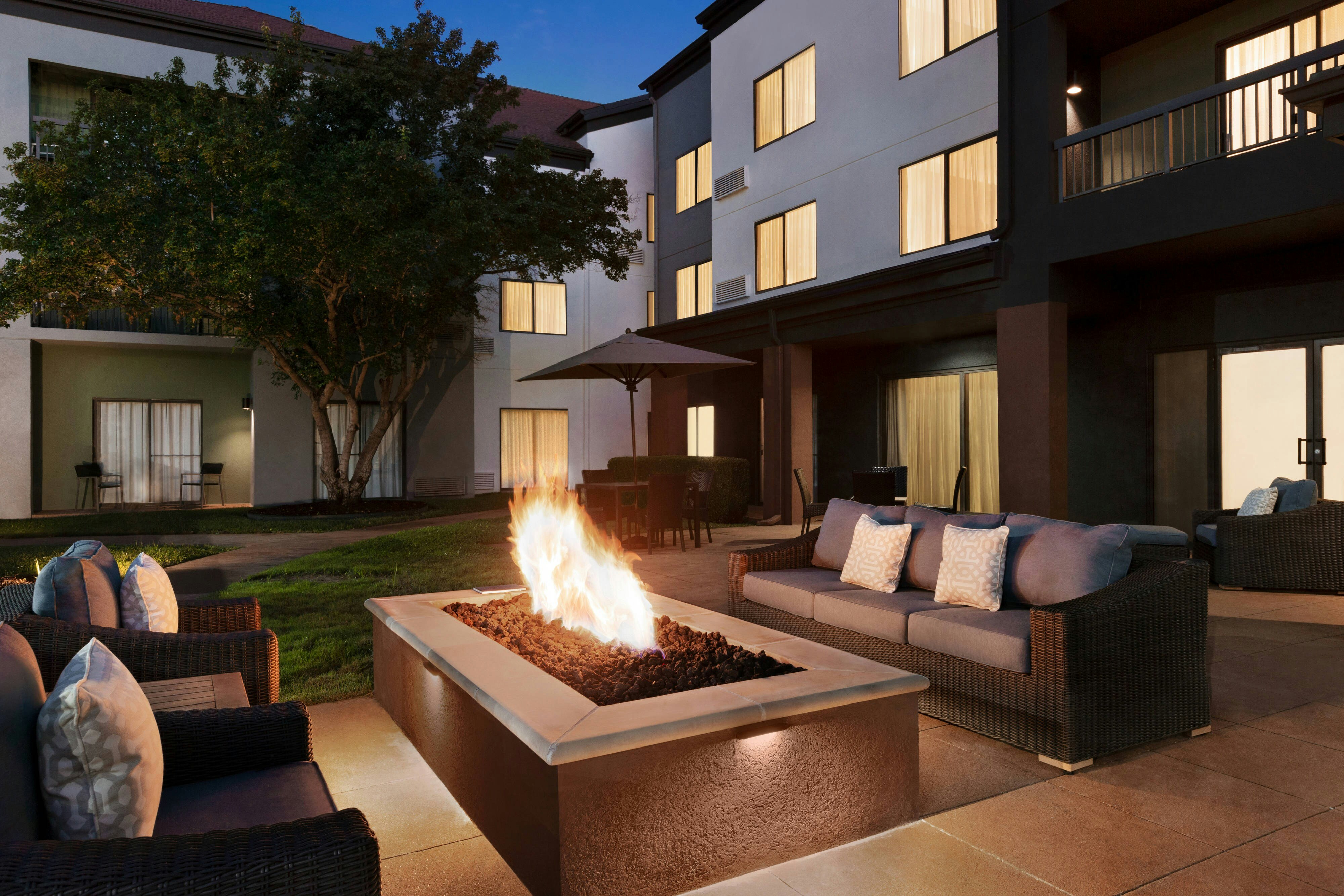 Courtyard Tulsa Central 15/25