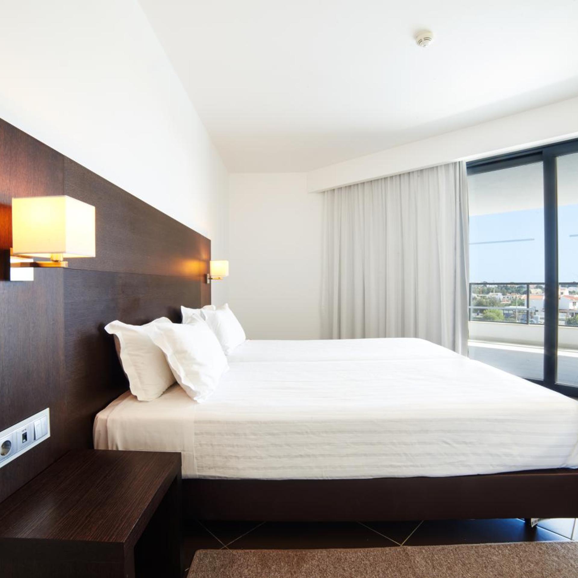 Deluxe, Suite, Pool View