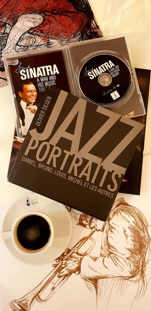 Jazz Hotel 37/70