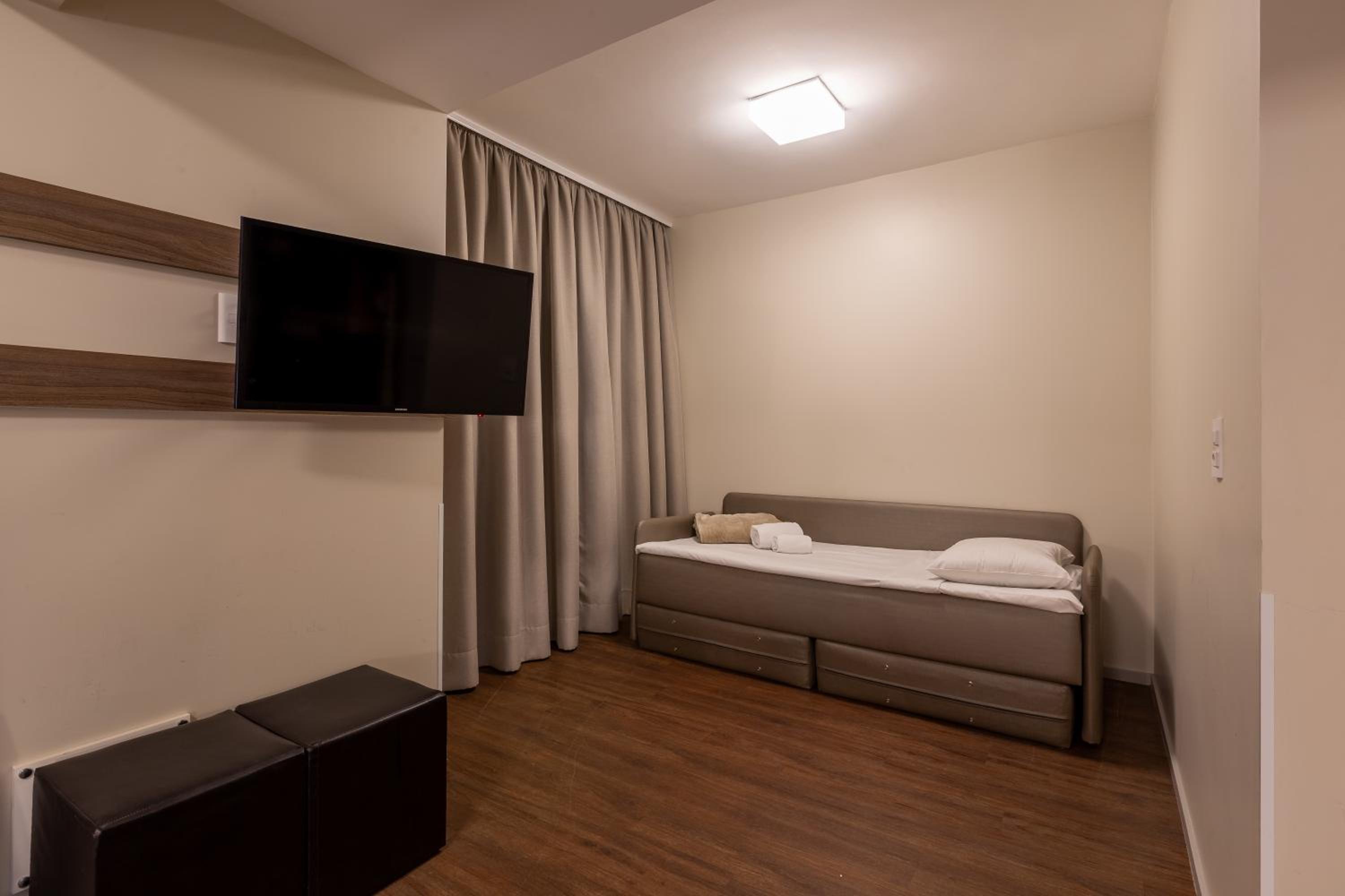 Room, Twin Beds, Accessible