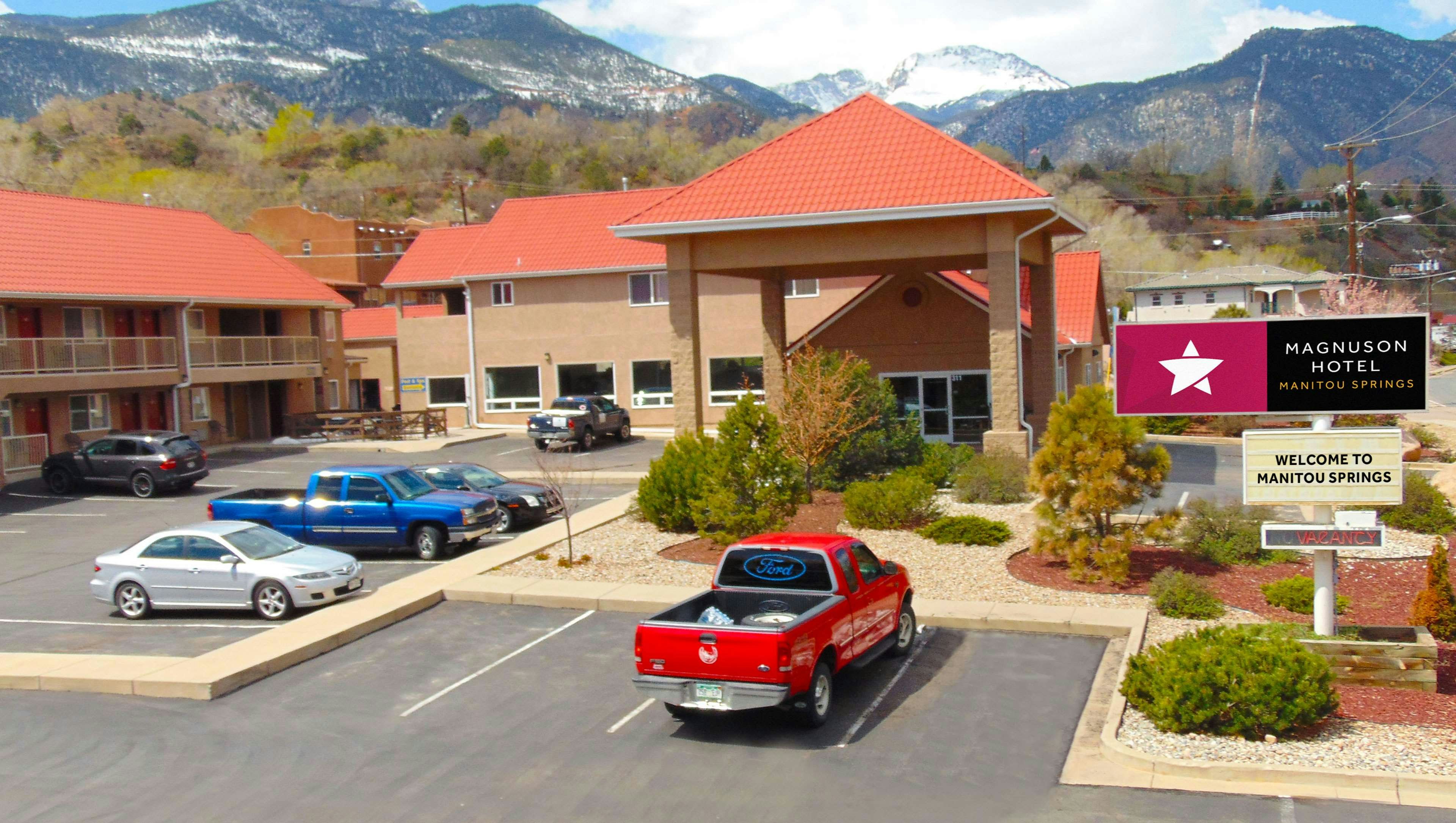 MAGNUSON HOTEL MANITOU SPRINGS 38/40
