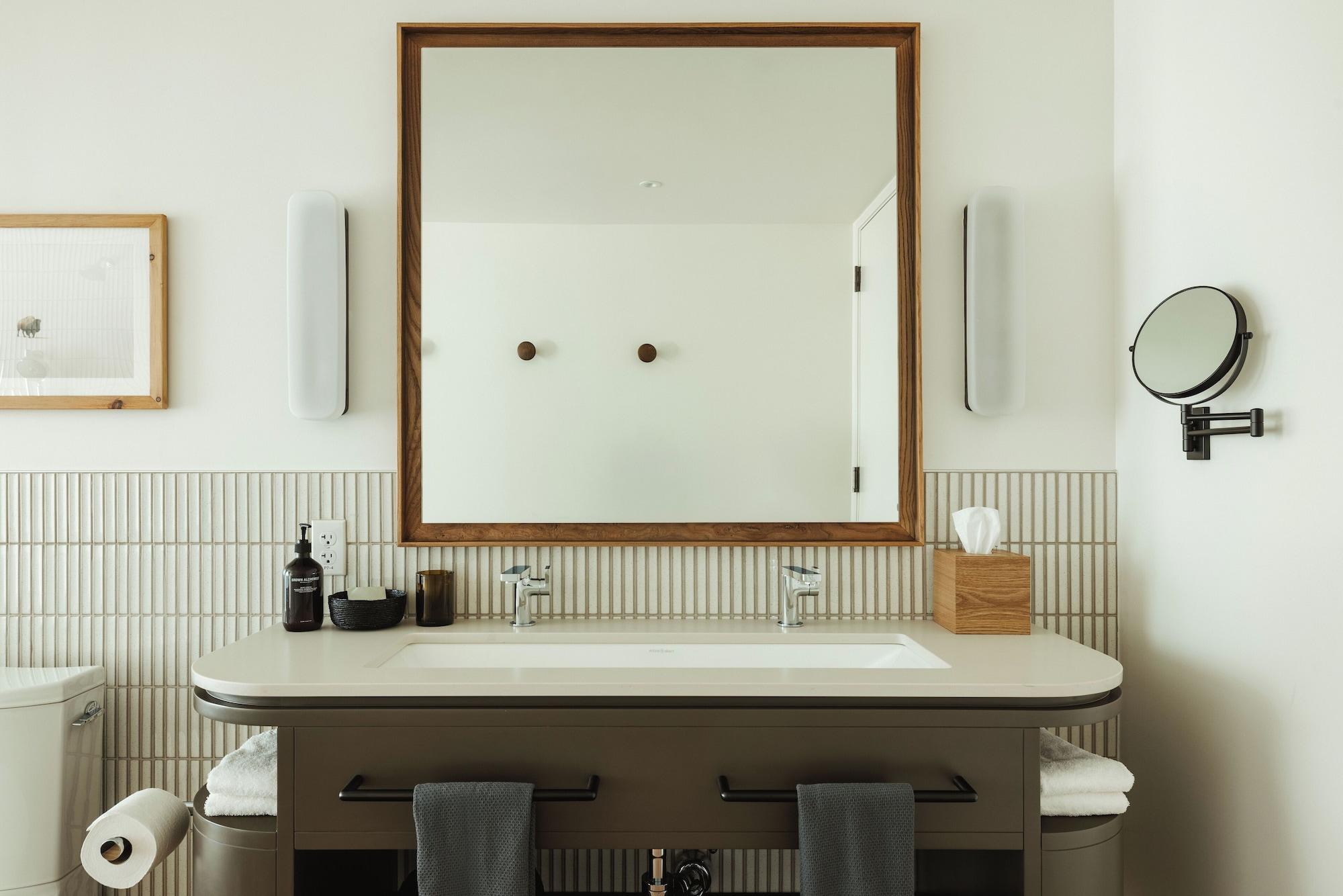 Mountain, Studio, Suite, Accessible, Populus Hotel 3/3