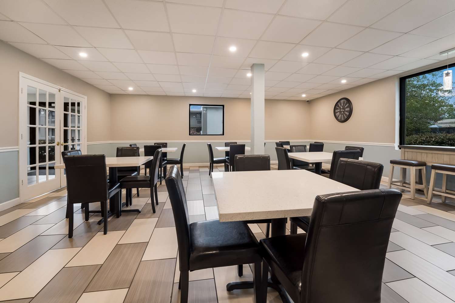 SureStay Hotel By Best Western Columbus Downtown 32/34