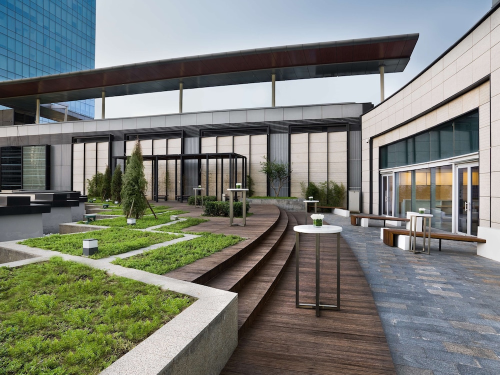 East Beijing Hotel 49/55