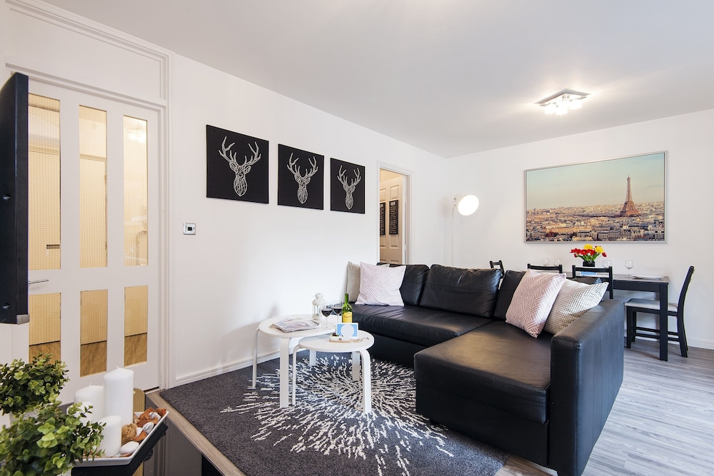 Sherborne court 22/50