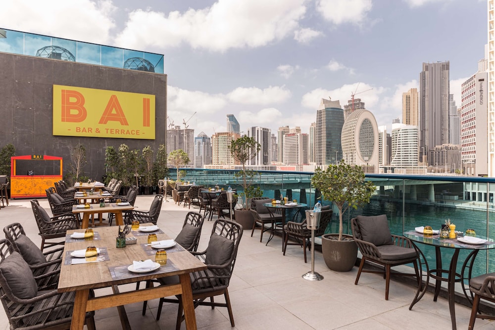 Radisson Blu Dubai Canal View 60/75