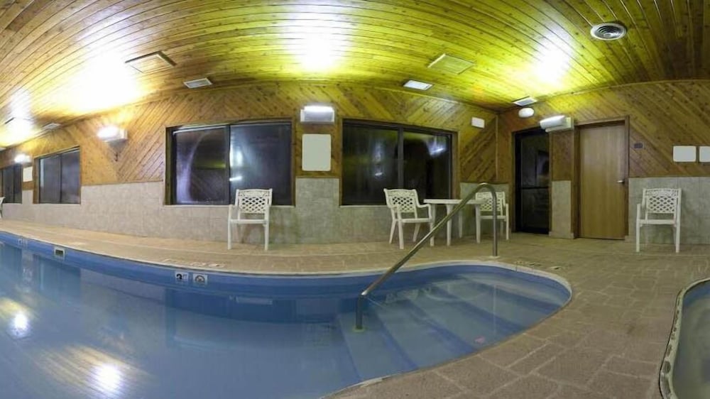 Holiday Inn Express Hotel Suites Wauseon 11/43
