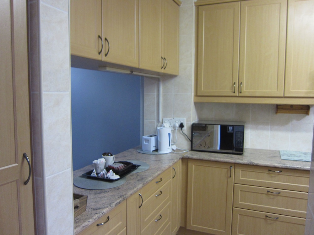 Smithland Guest Apartments 48/50