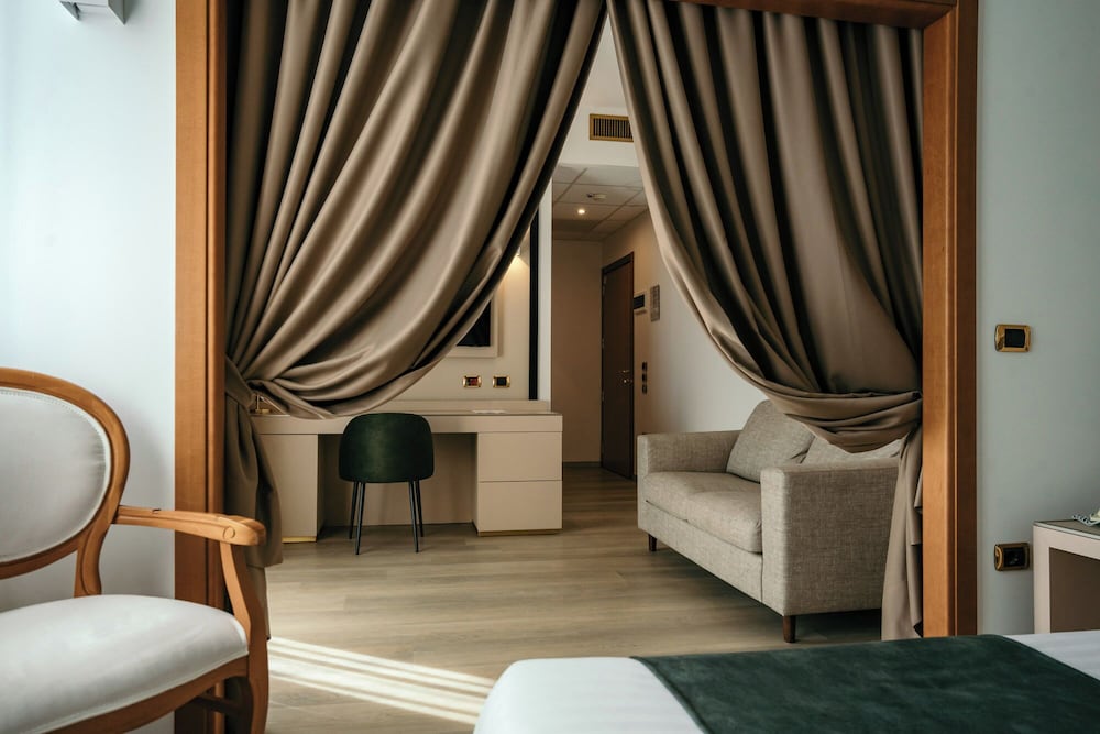 Grand Hotel La Chiusa Di Chietri 33/50