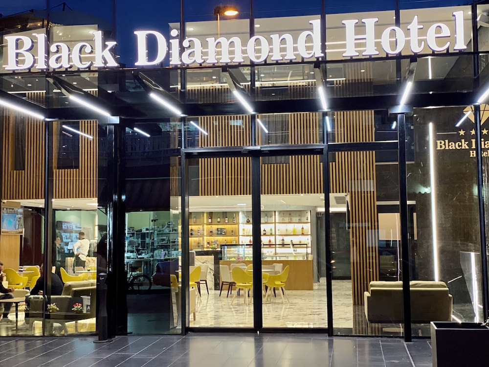 Black Diamond Hotel 2/21