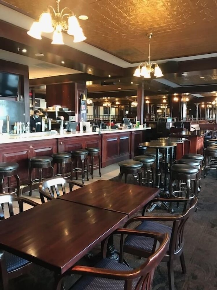 Auberge Vancouver Hotel 24/28